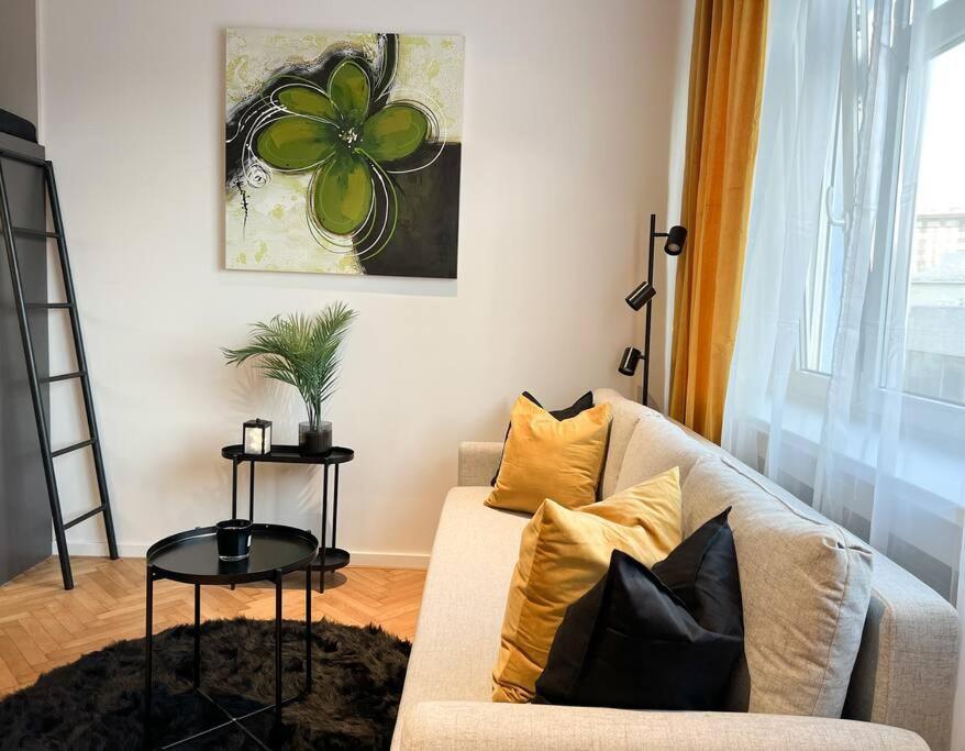 Central Getaway Studio บราติสลาวา ภายนอก รูปภาพ